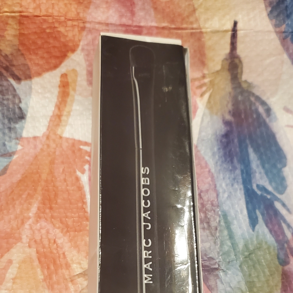 Marc jacobs the shadow brush